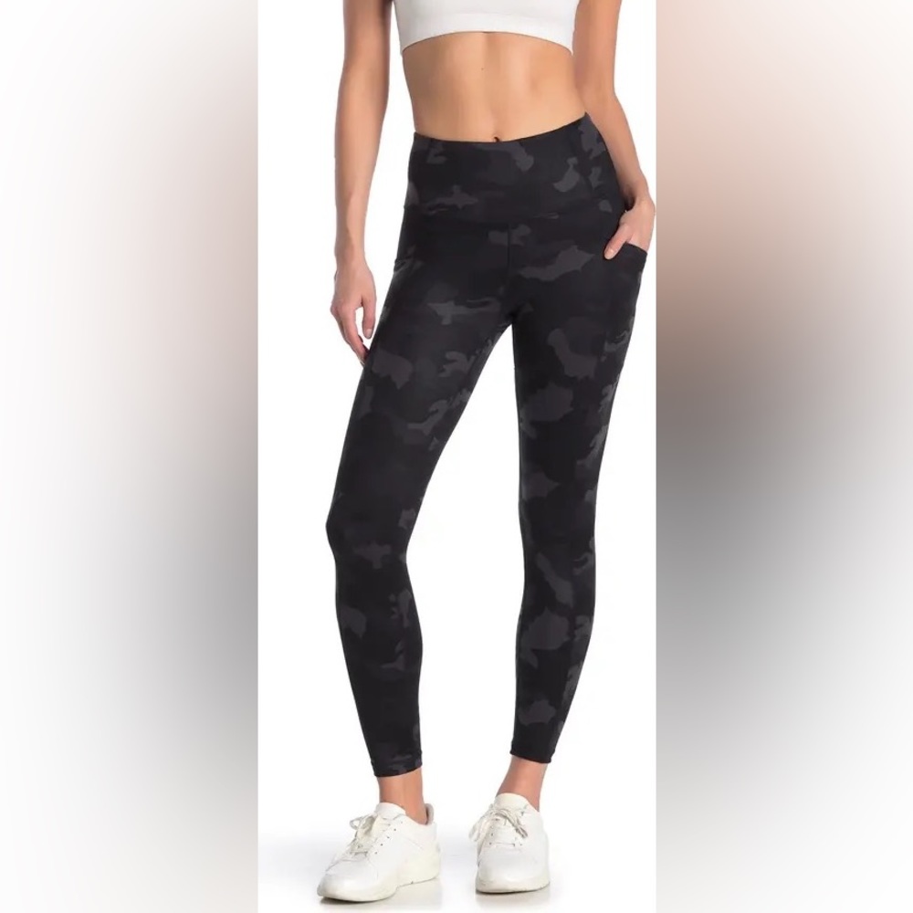 Lululemon Camo Legging With Pockets